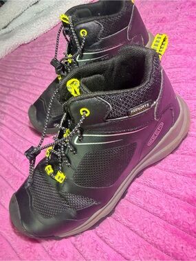 KEEN Kids Waterproof Hiking Boots Youth Size 2 Black Yellow KEEN.DRY